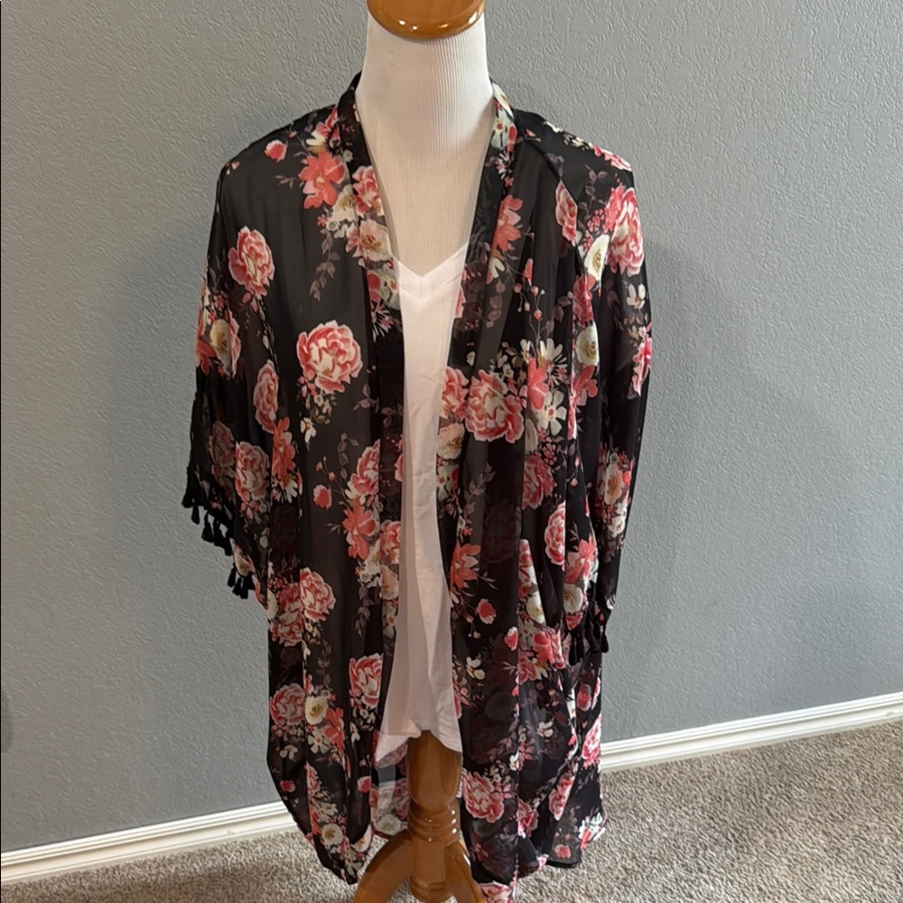 Floral Kimono by Guess.